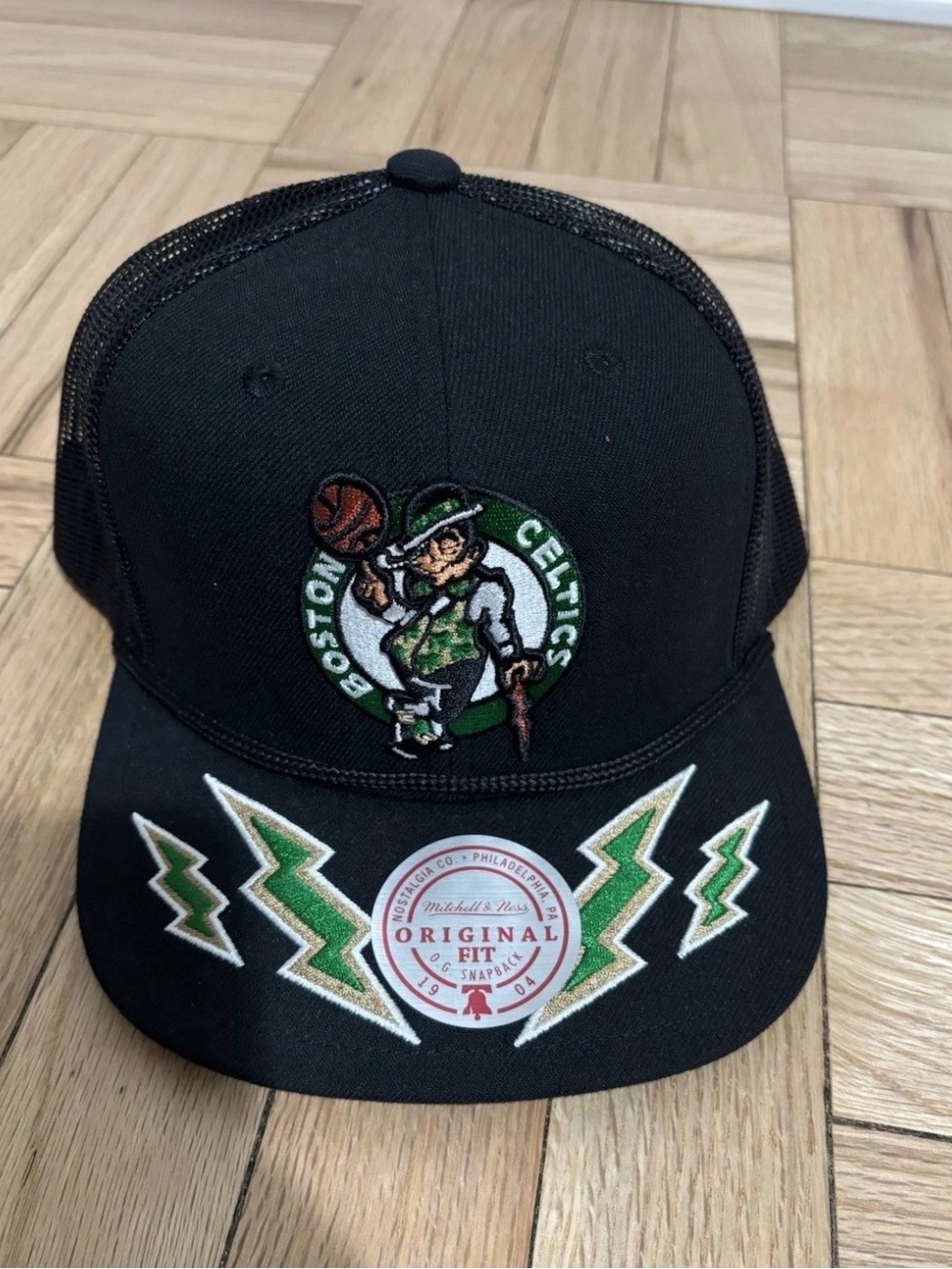 Mitchell & Ness Boston Celtics Snapback Hat Storm Season Trucker NBA